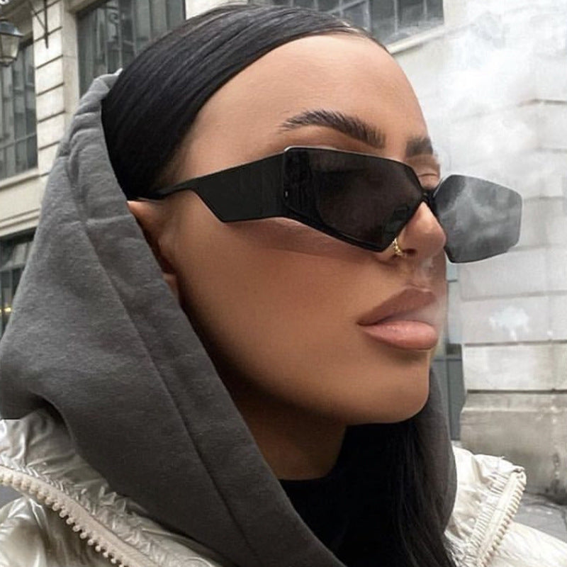 What Are Rimless Sunglasses?